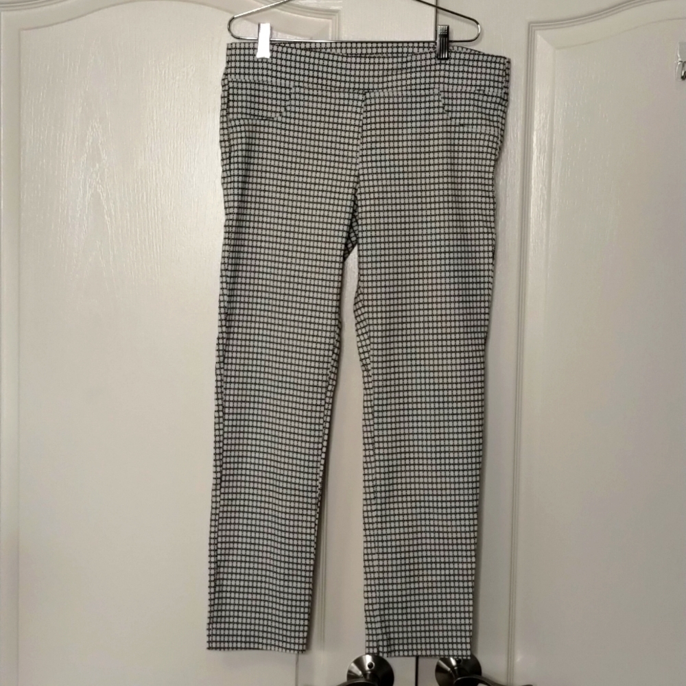 Sensational Collection crop pant black white print rayon blend stretch pants XL